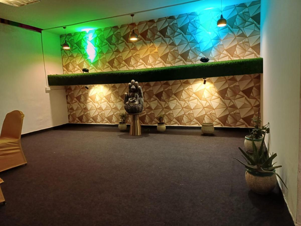 Hotel Elite Sector 45 I Gurgaon Central I Couple Friendly Exterior photo