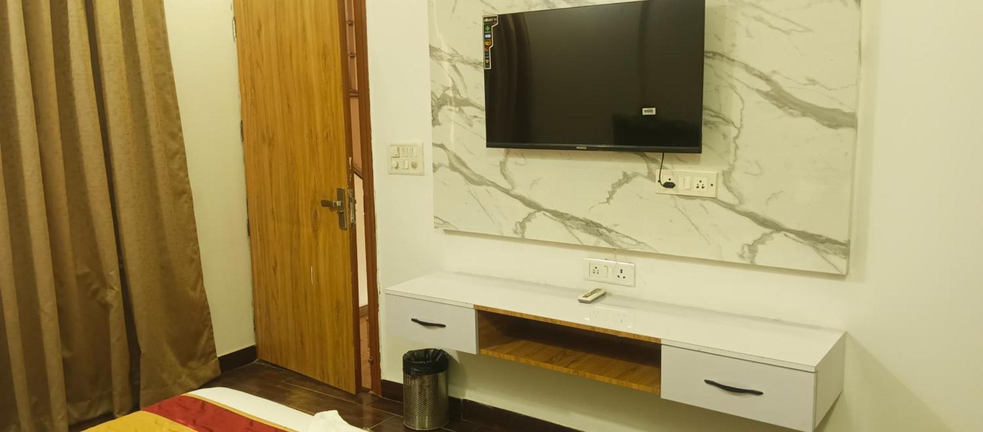 Hotel Elite Sector 45 I Gurgaon Central I Couple Friendly Exterior photo