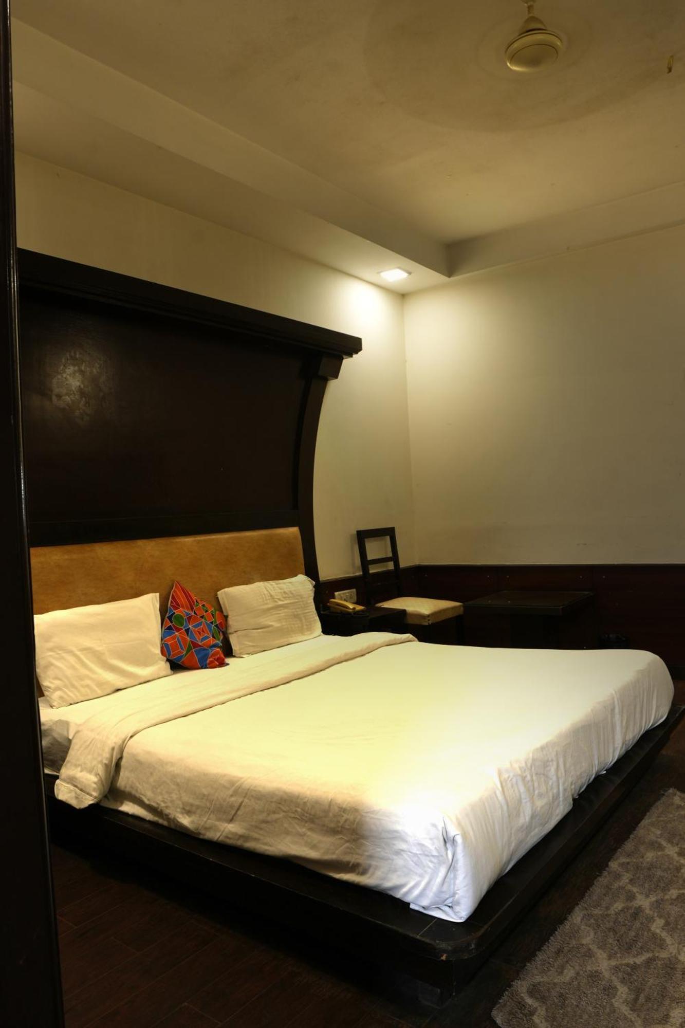 Hotel Elite Sector 45 I Gurgaon Central I Couple Friendly Exterior photo