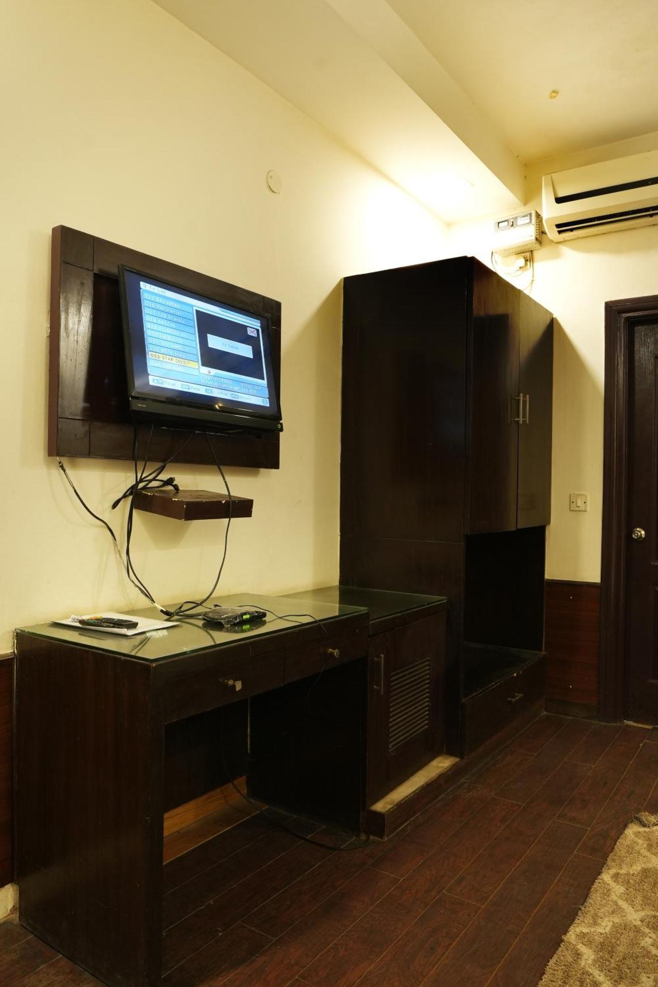 Hotel Elite Sector 45 I Gurgaon Central I Couple Friendly Exterior photo