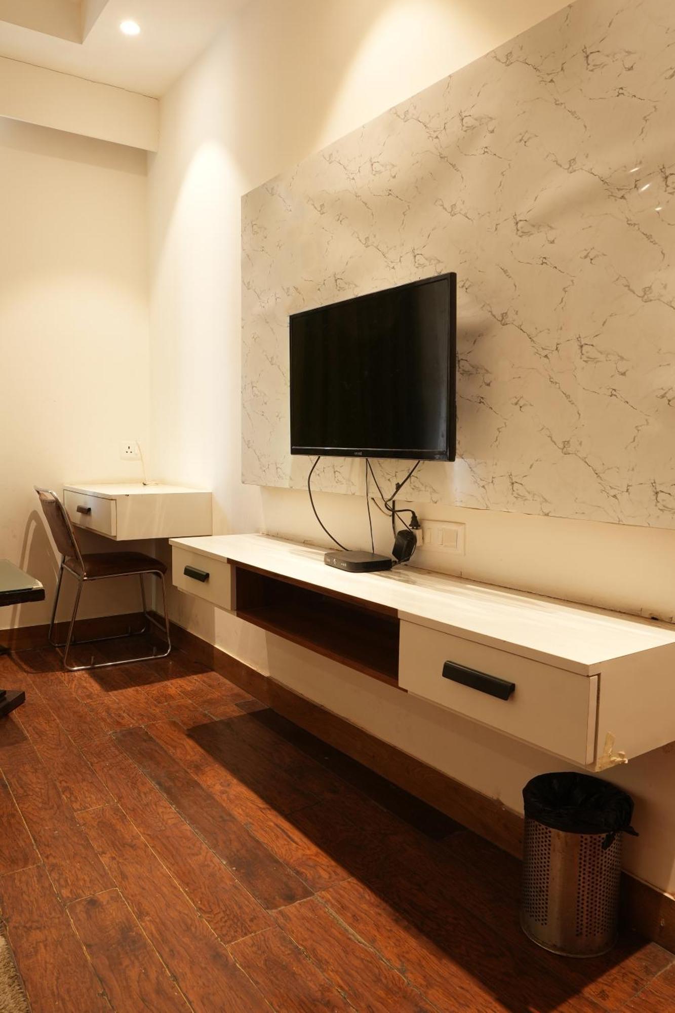 Hotel Elite Sector 45 I Gurgaon Central I Couple Friendly Exterior photo