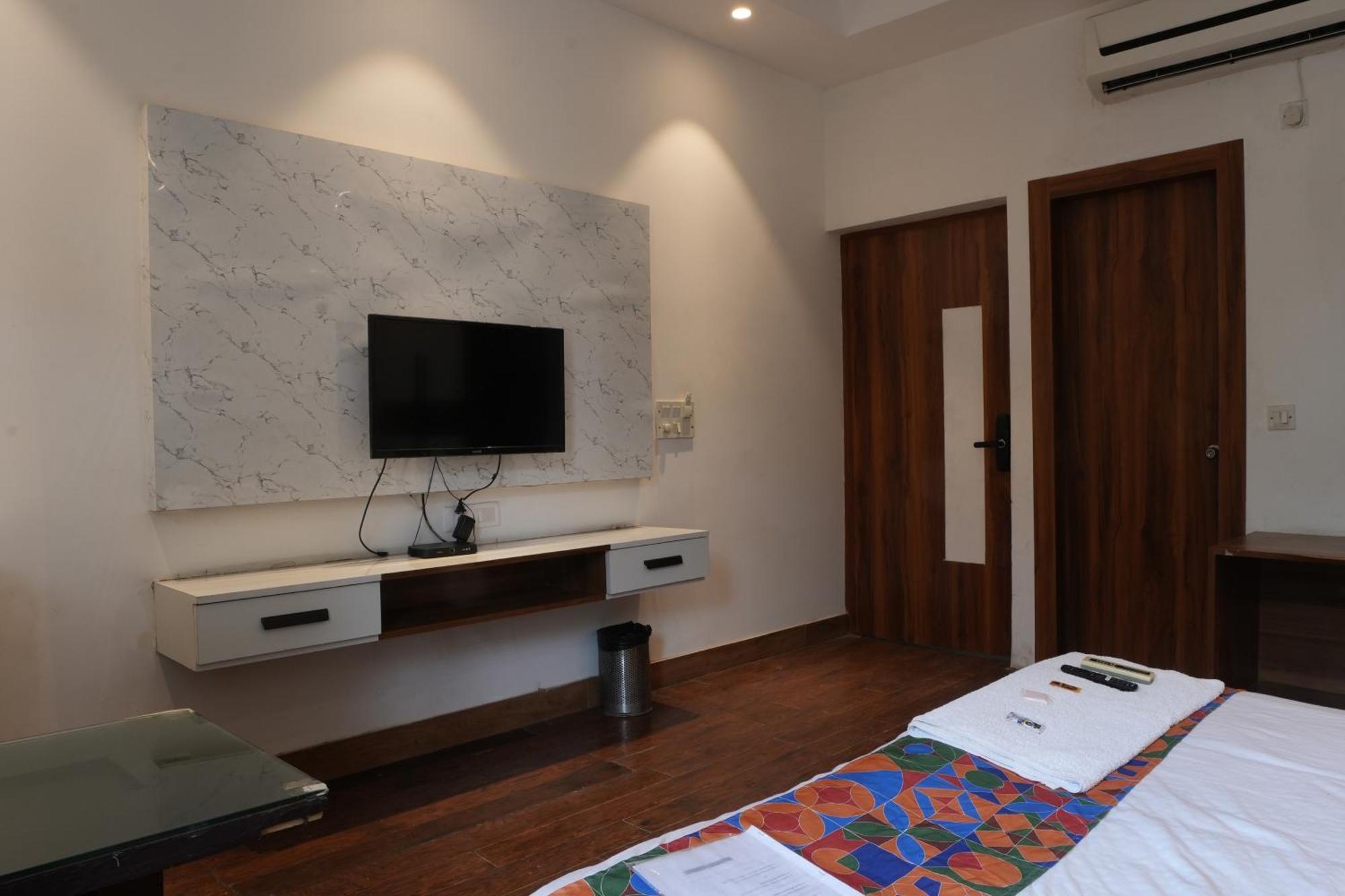 Hotel Elite Sector 45 I Gurgaon Central I Couple Friendly Exterior photo