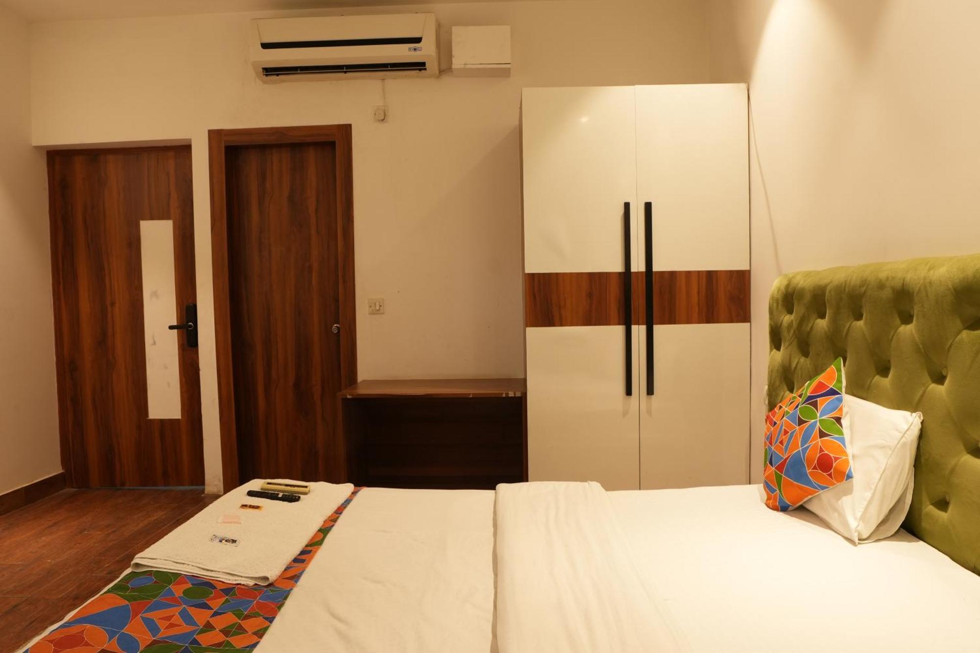 Hotel Elite Sector 45 I Gurgaon Central I Couple Friendly Exterior photo